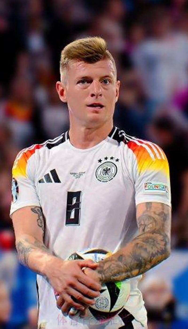 勒夫:克罗斯是世界级球员 他对德国队非常重要 勒夫:克罗斯是世界级球员 他对德国队非常重要